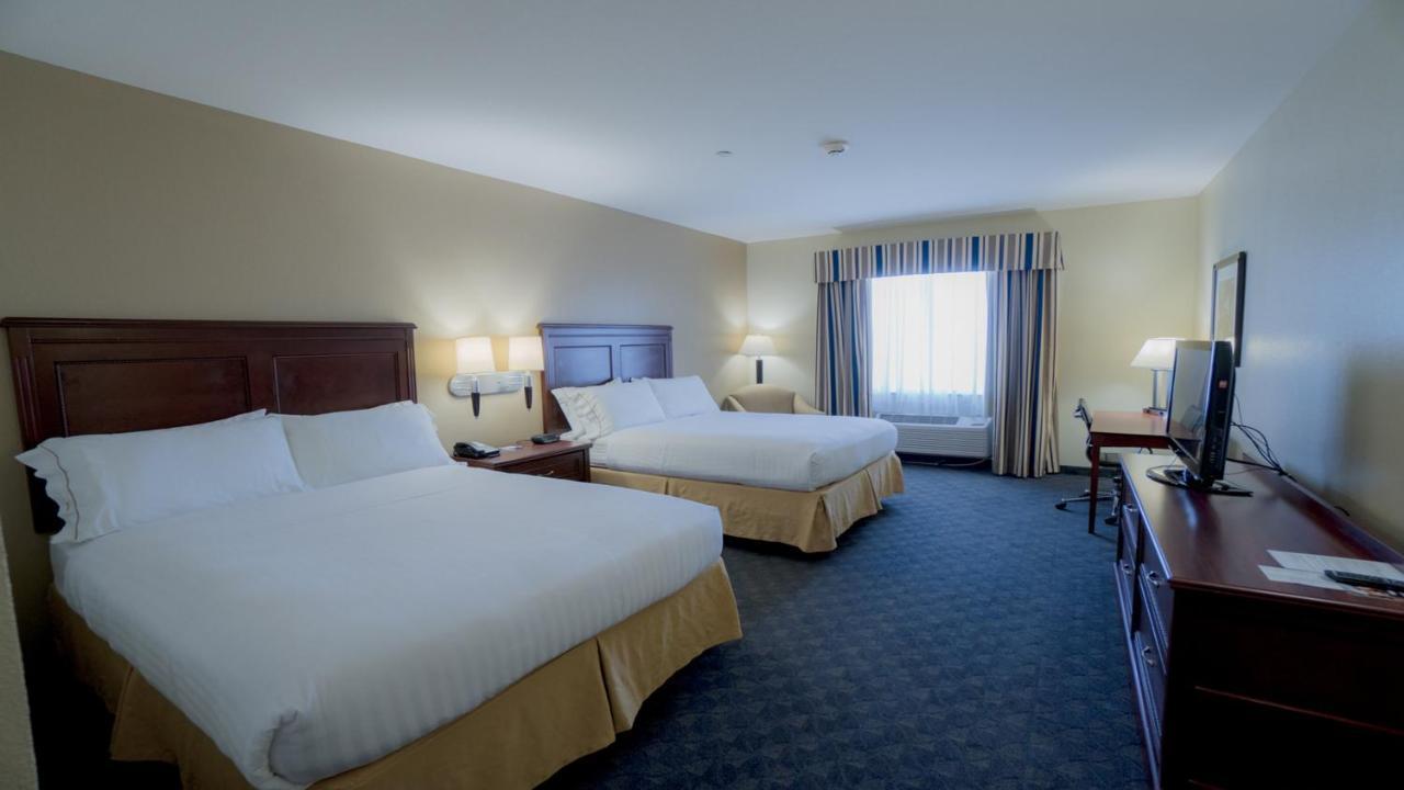 Express & By Ihg 2* Pampa